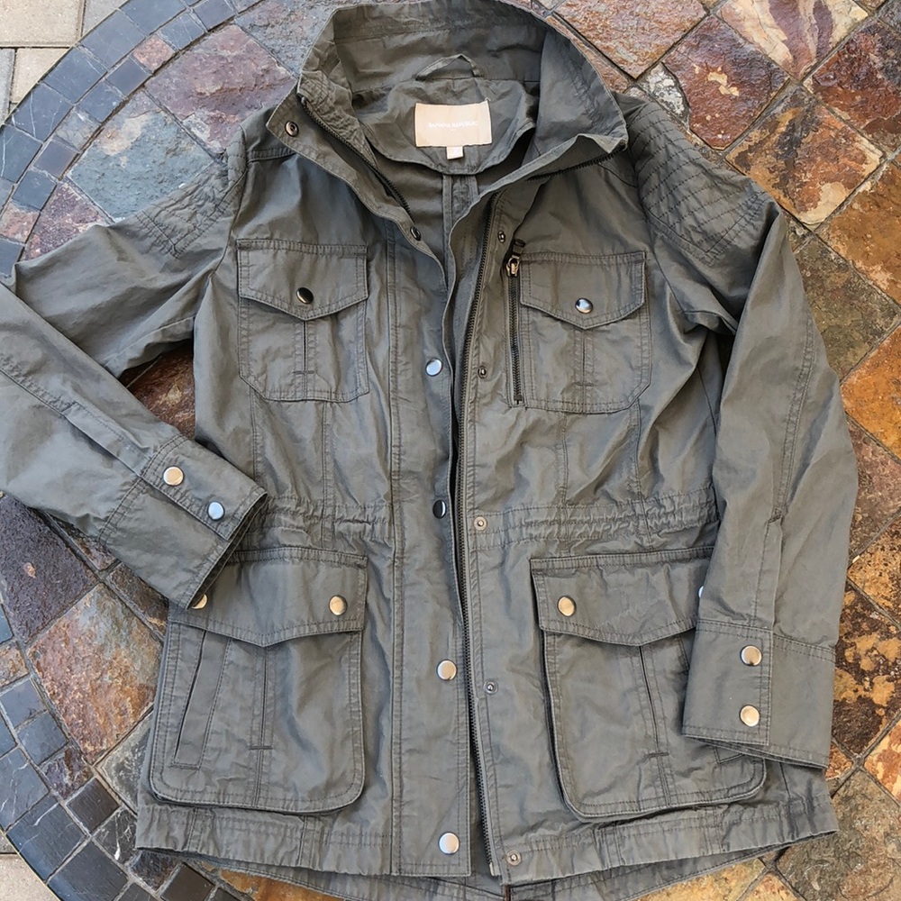 Women’s Banana Republic Army Green S/P